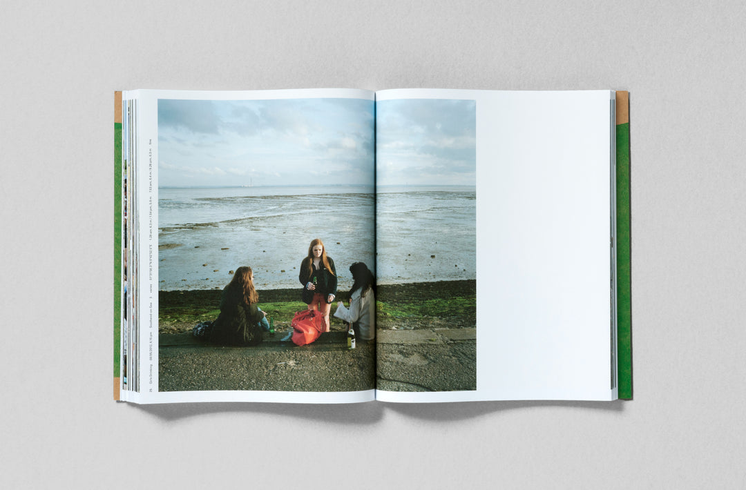 Chloe Dewe Mathews – Thames Log