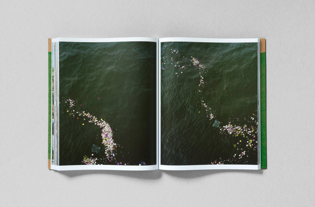 Chloe Dewe Mathews – Thames Log