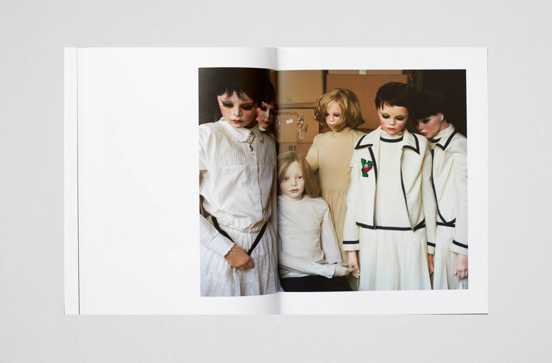 Estelle Hanania – IT'S ALIVE! A travers l’oeuvre de Gisele Vienne photobook