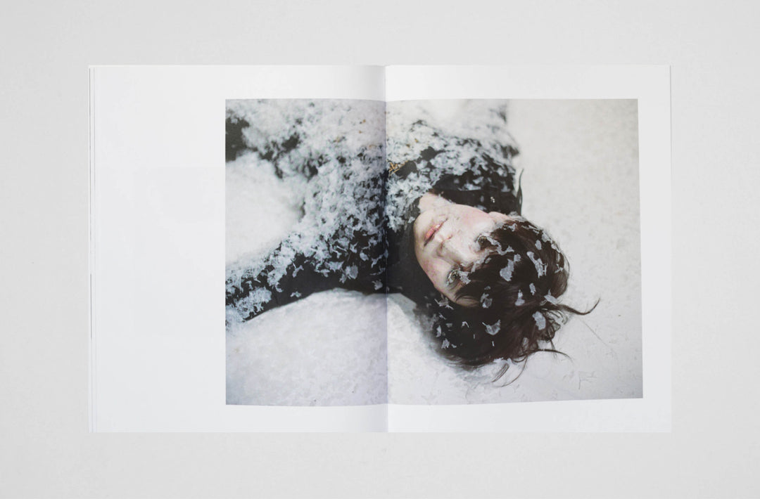 Estelle Hanania – IT'S ALIVE! A travers l’oeuvre de Gisele Vienne photobook