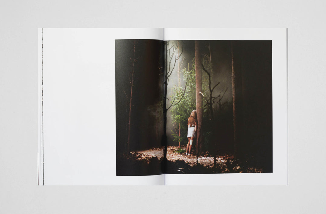 Estelle Hanania – IT'S ALIVE! A travers l’oeuvre de Gisele Vienne photobook